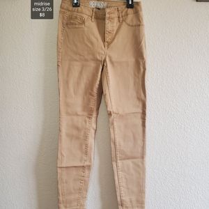 Womens/junior size 3 or 26